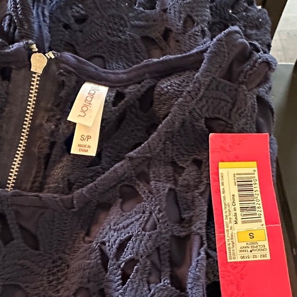 Curated Three Piece Feminine Shirt and Tops Bundle - Picture 6 of 7